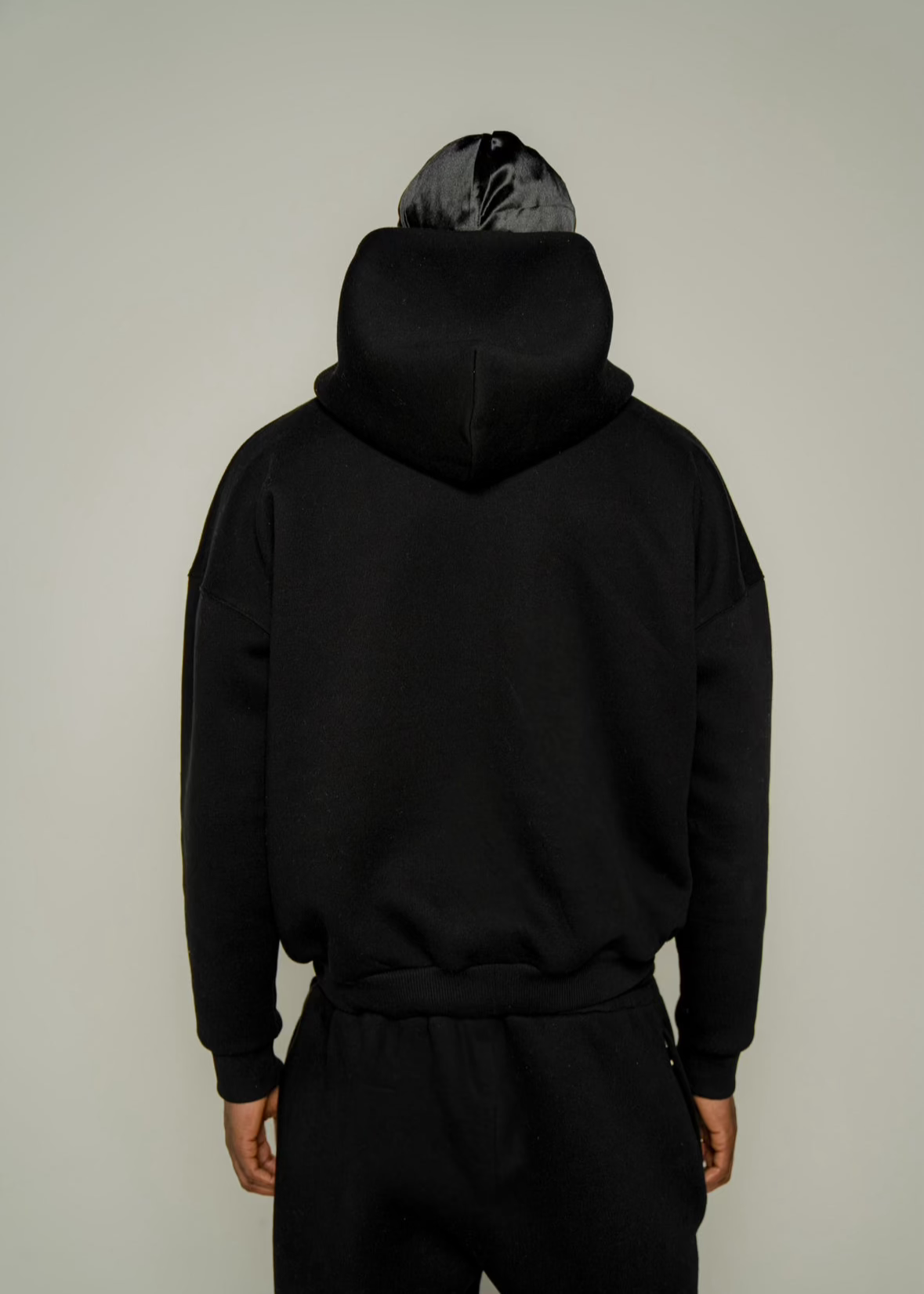 RAWS HOODIE BLACK